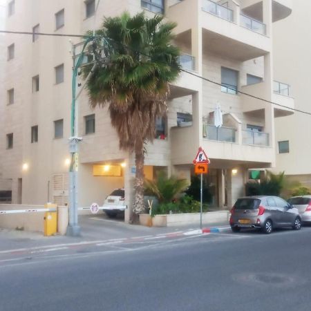 תל אביב דירות באזור אזור החוף, בגודל 75 מר, עם 2 חדרי שינה ו- 2 חדרי רחצה פרטיים מראה חיצוני תמונה